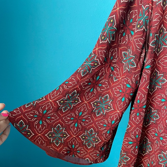 3/4 Bell sleeved blouse Sz. M - Picture 3 of 4